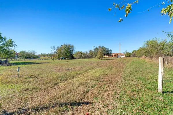 Bartlett, TX 76511,230 County Road 422