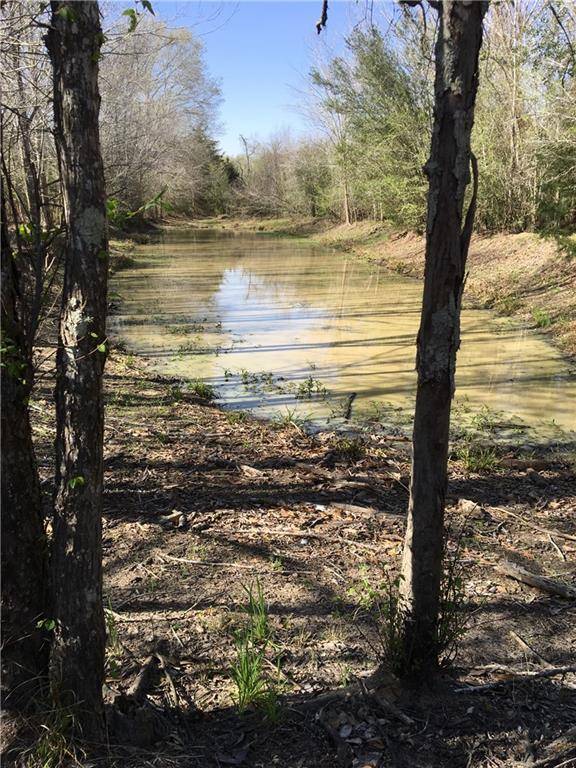 5999 FM 2762,  Flatonia,  TX 78941