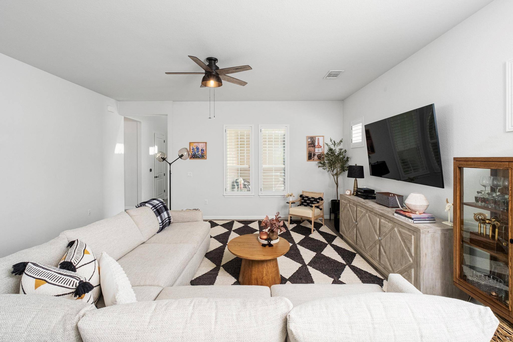 Austin, TX 78744,7912 Catbird LN