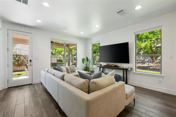 Meadowlakes, TX 78654,417 Wichita ST