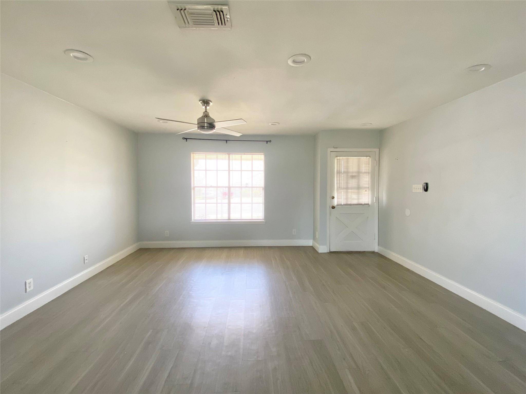 Austin, TX 78758,8602 Colonial DR