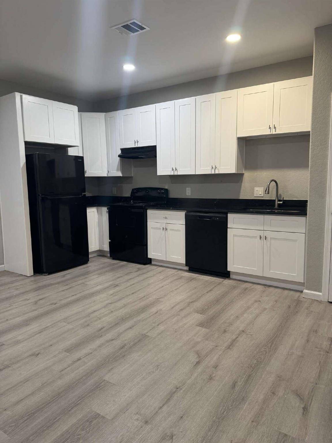 San Antonio, TX 78207,2902 S Laredo ST #2