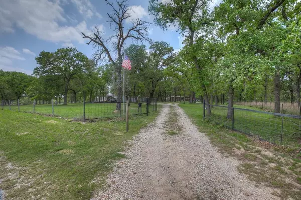 1291 Vivroux Ranch RD, Seguin, TX 78155