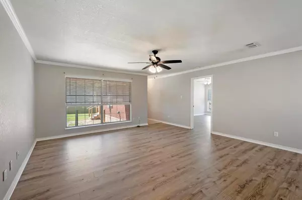 Taylor, TX 76574,605 Drake LN