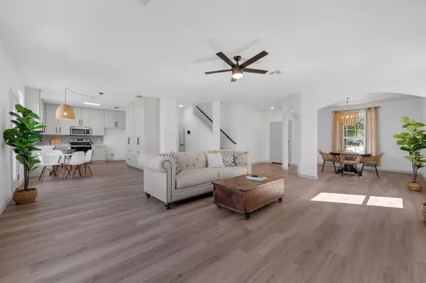 121 Moorhen LN, Leander, TX 78641