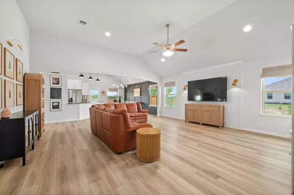 Kyle, TX 78640,352 Backstays LOOP