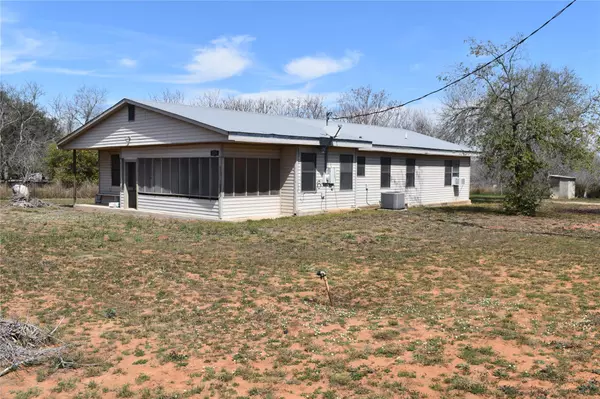3200 N State Highway 16, Jourdanton, TX 78026