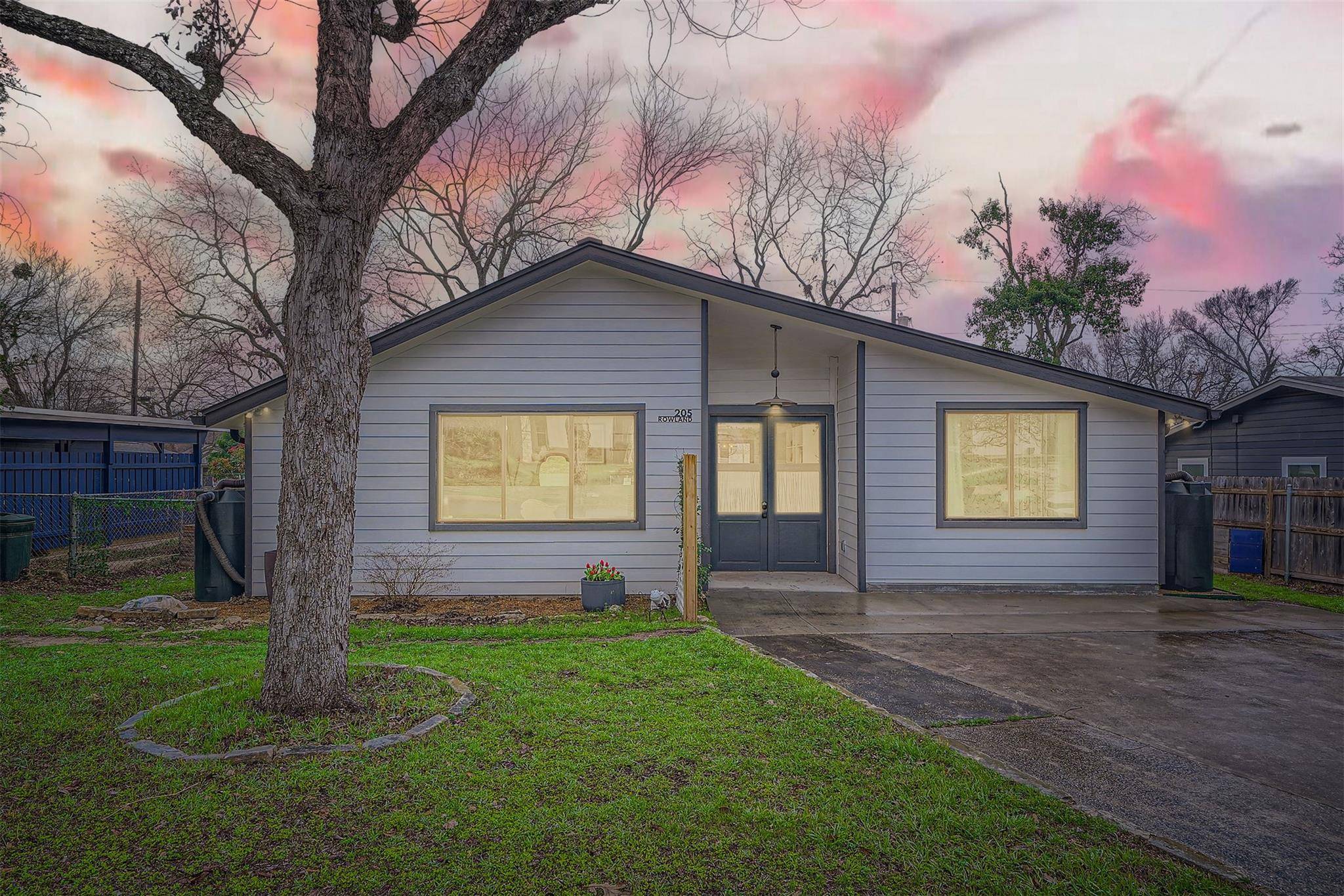 205 Rowland DR, Austin, TX 78745