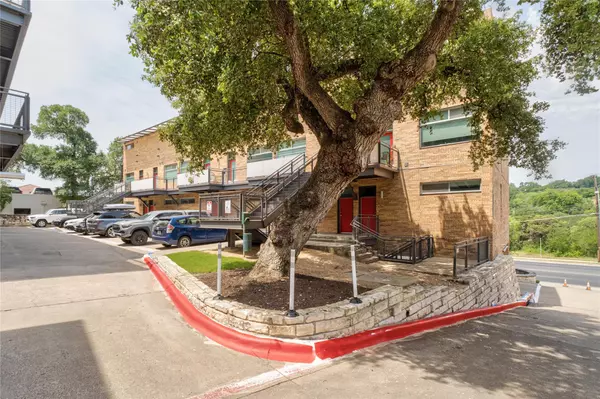 Austin, TX 78705,2205 N Lamar BLVD #113