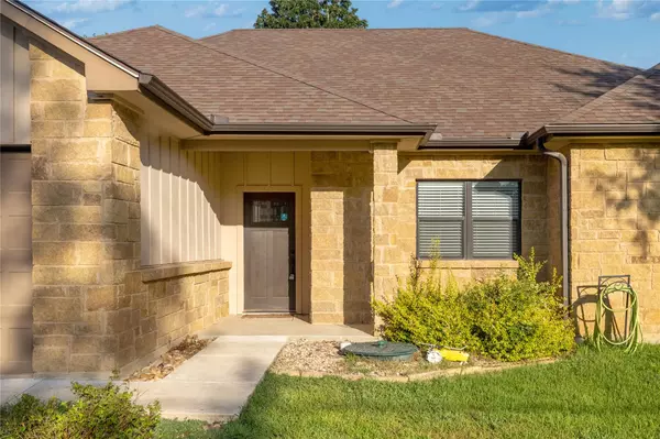 Bastrop, TX 78602,122 N Pohakea DR