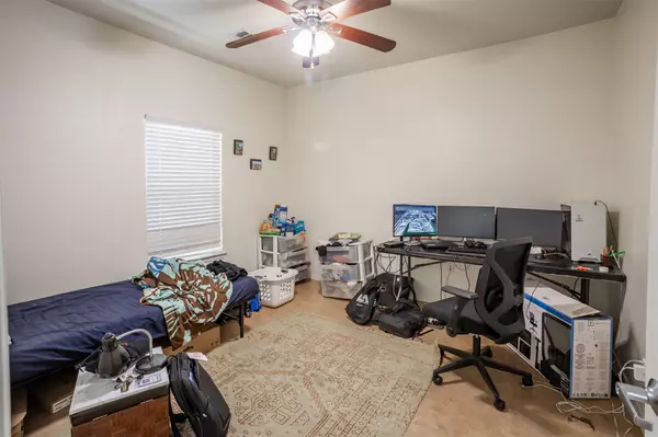 Austin, TX 78705,910 W 25th ST #403