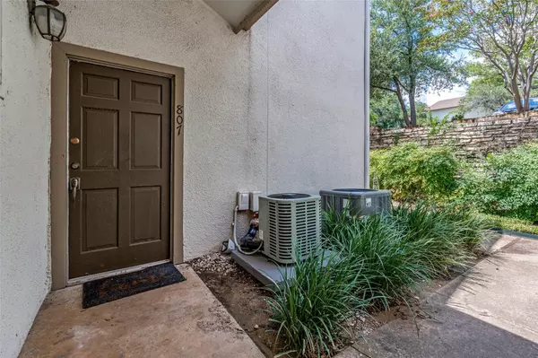 Austin, TX 78731,6910 Hart LN #807