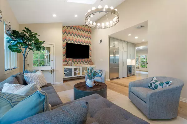 West Lake Hills, TX 78746,806 Rock Creek DR