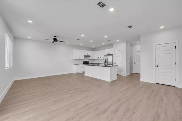 Austin, TX 78744,7403 Wondering Armadillo Way