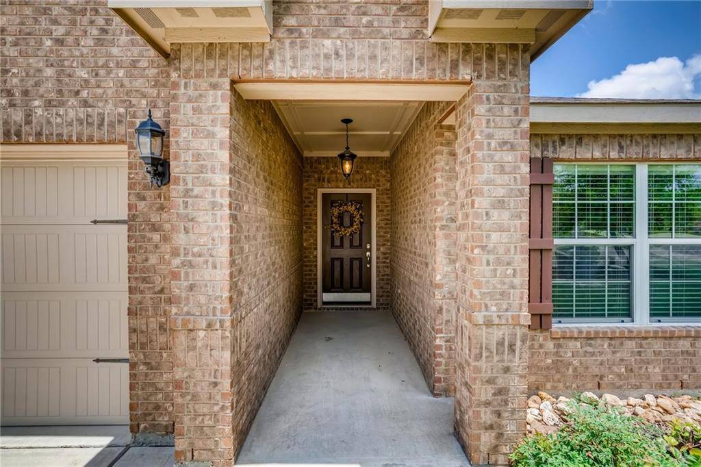 116 Major Lee LN, Jarrell, TX 76537