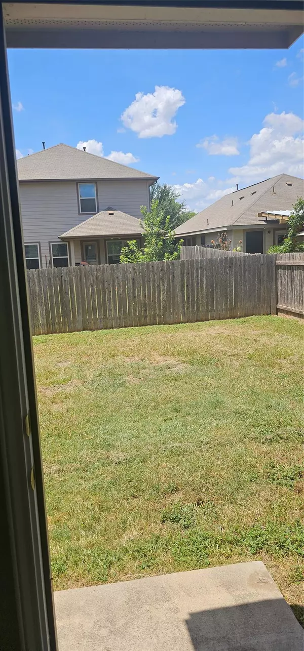 Austin, TX 78744,7213 Outfitter DR