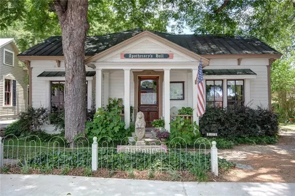 805 Main ST, Bastrop, TX 78602