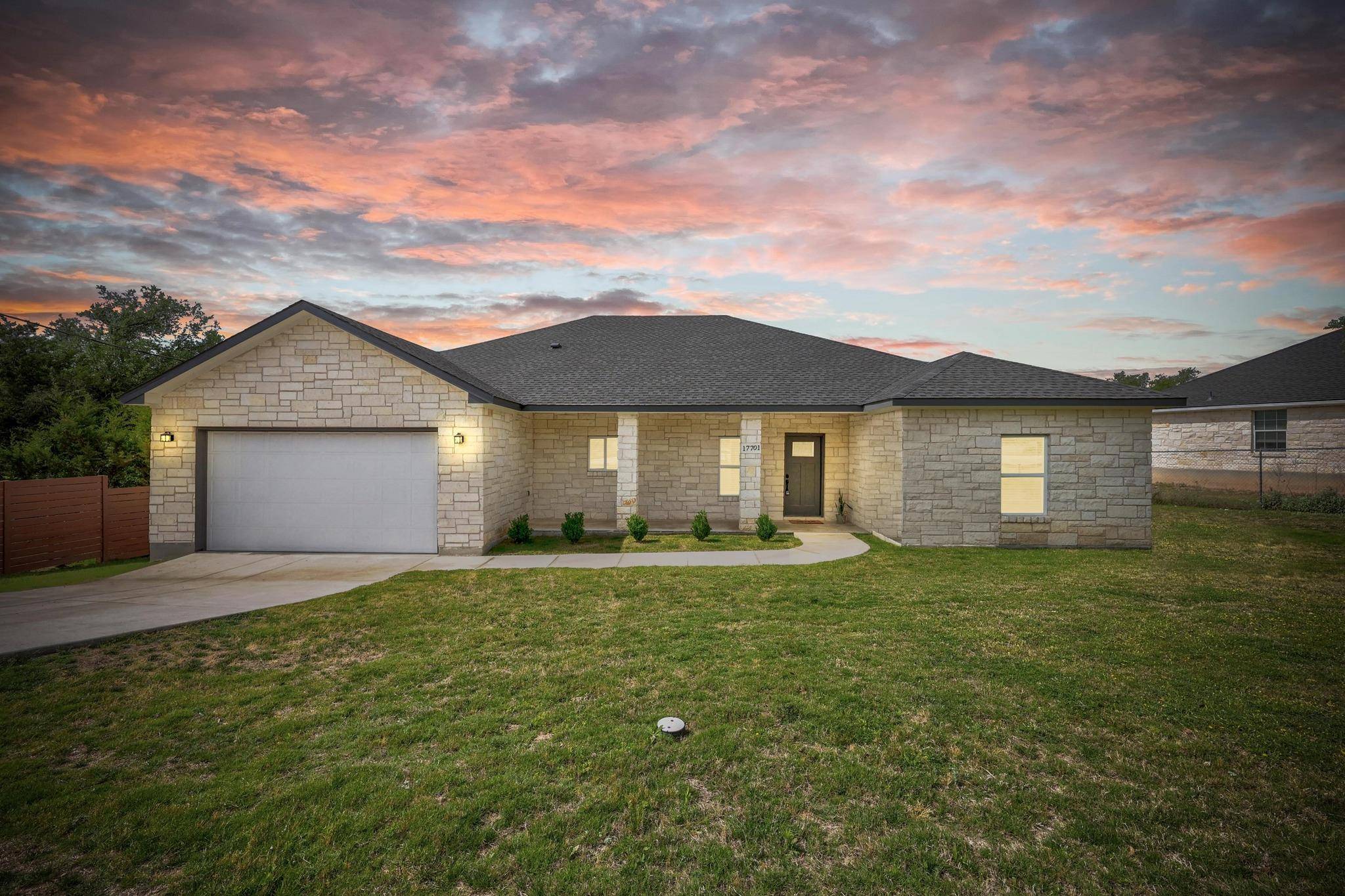 Dripping Springs, TX 78620,17701 Village DR