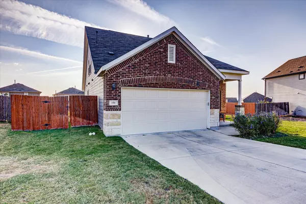 Buda, TX 78610,156 Silktassel WAY