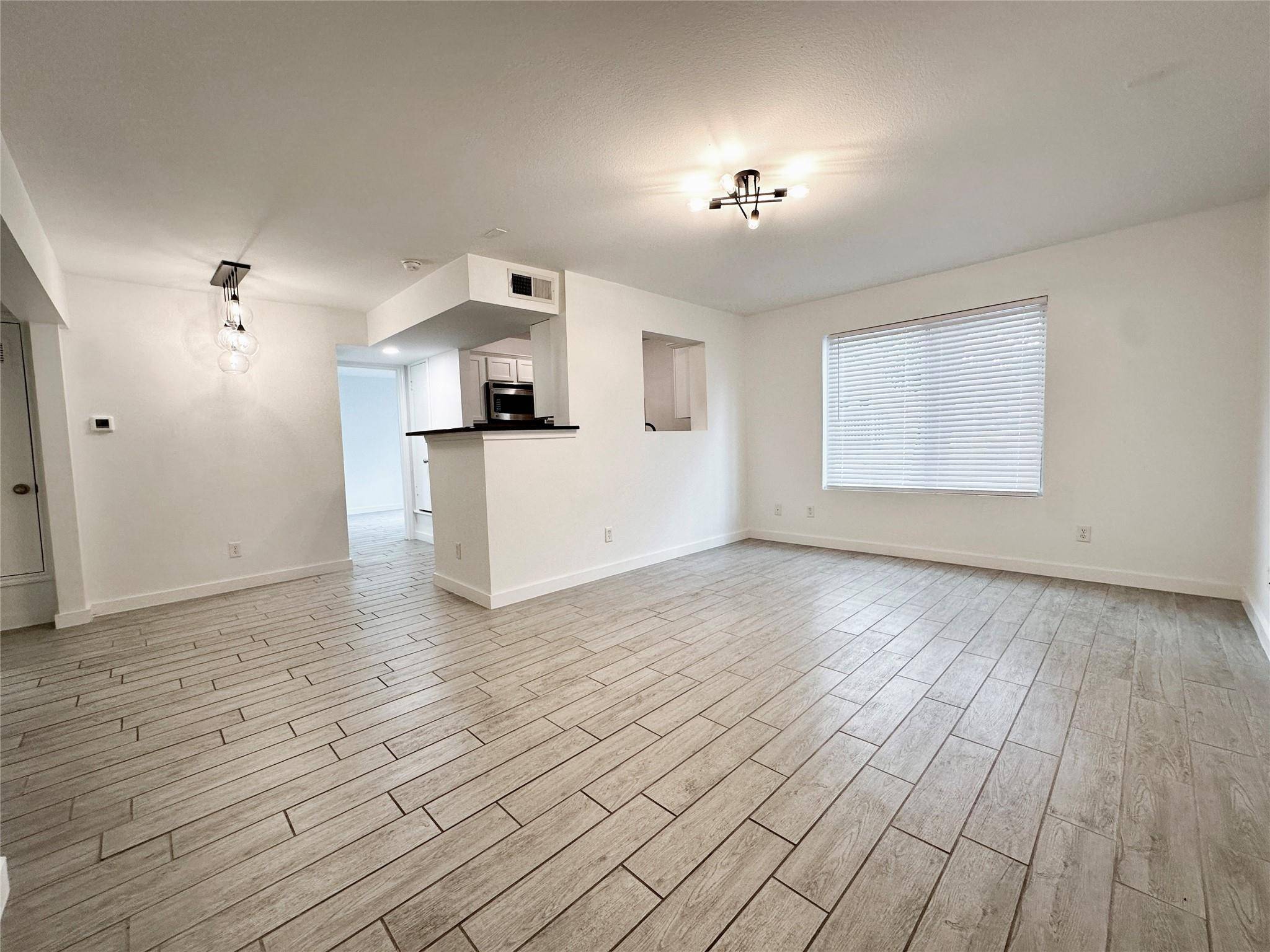 1307 Norwalk LN #102, Austin, TX 78703