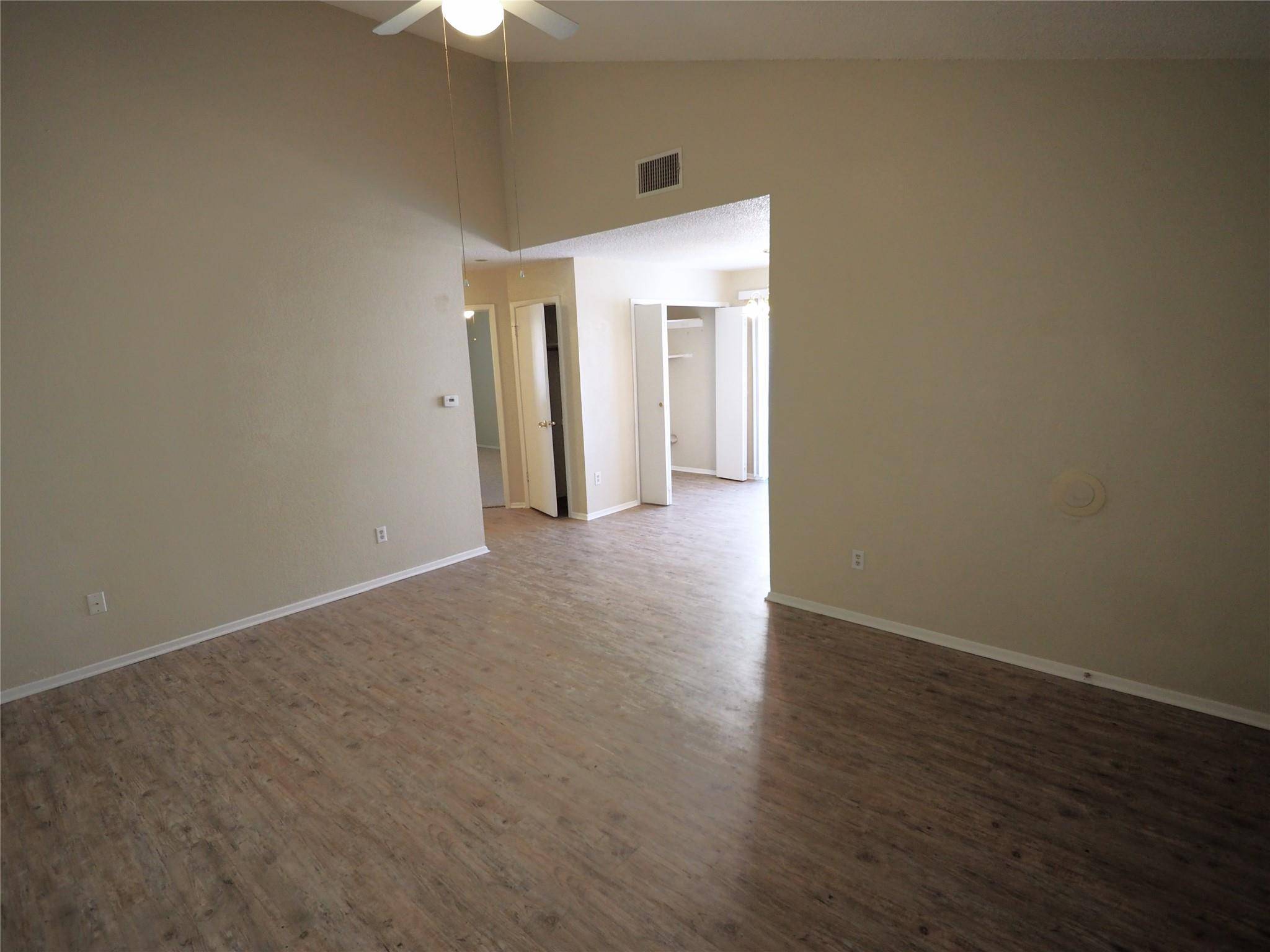 Round Rock, TX 78664,404 BURLWOOD CT