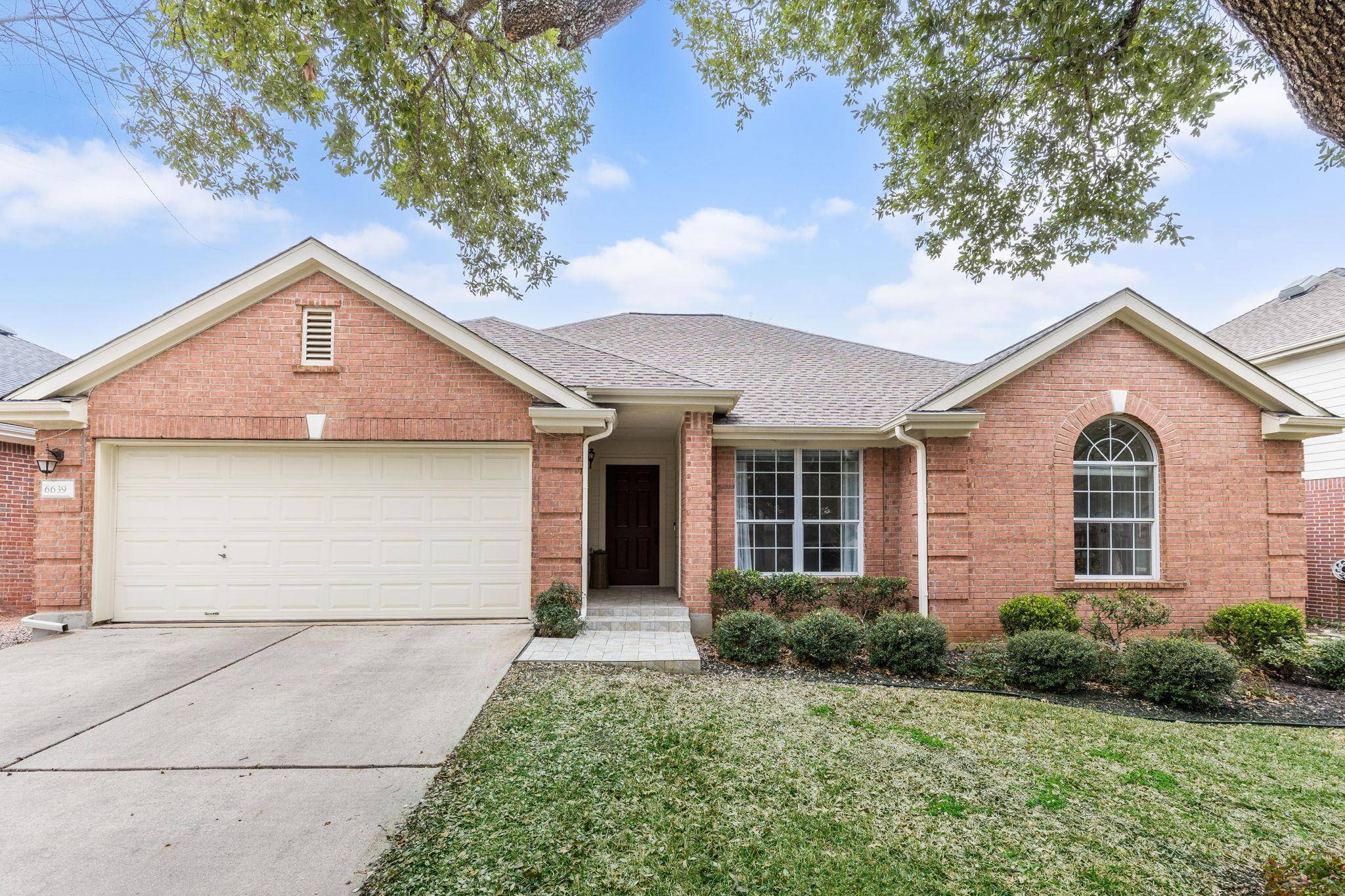 6639 Ruxton LN,  Austin,  TX 78749