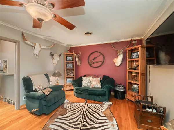 Llano, TX 78643,1207 Flag ST