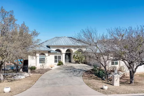 303 Left LN, Horseshoe Bay, TX 78657