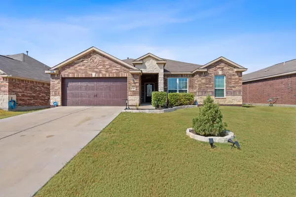 1336 Twin Estates DR, Kyle, TX 78640
