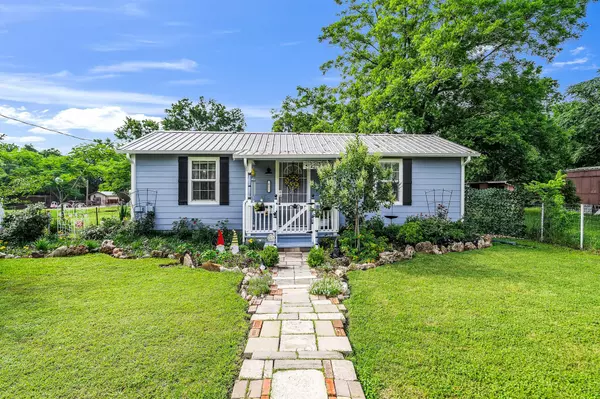 611 North Ave, Rockdale, TX 76567