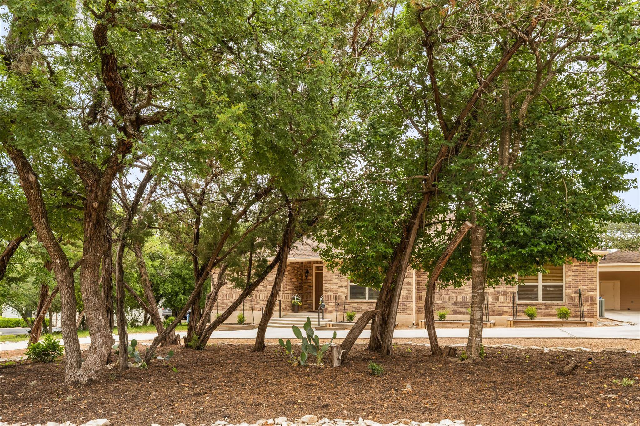 805 Willow Creek CIR, San Marcos, TX 78666