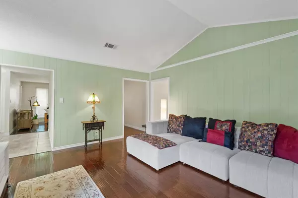 Austin, TX 78729,13215 Woodthorpe ST