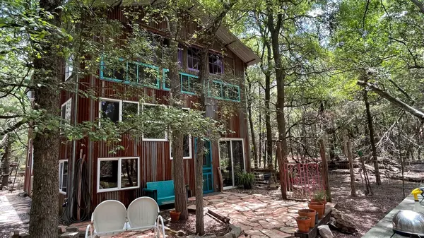907 Deertrail DR, San Marcos, TX 78666