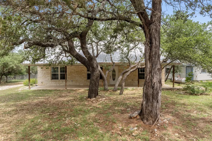 8281 Mountain DR, Salado, TX 76571