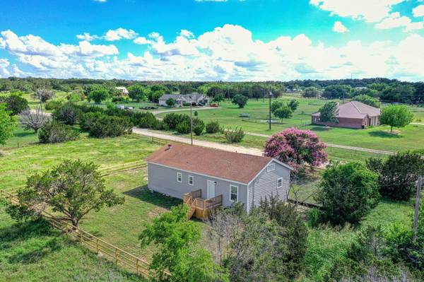 51 Private Road 901, Florence, TX 76527