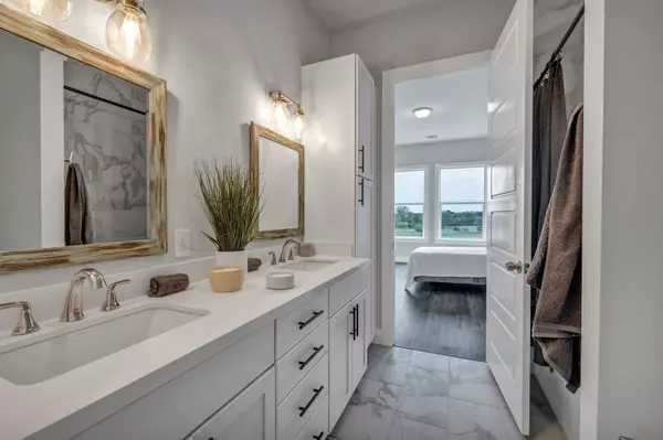 4507 E Martin Luther King Jr BLVD #124, Austin, TX 78721