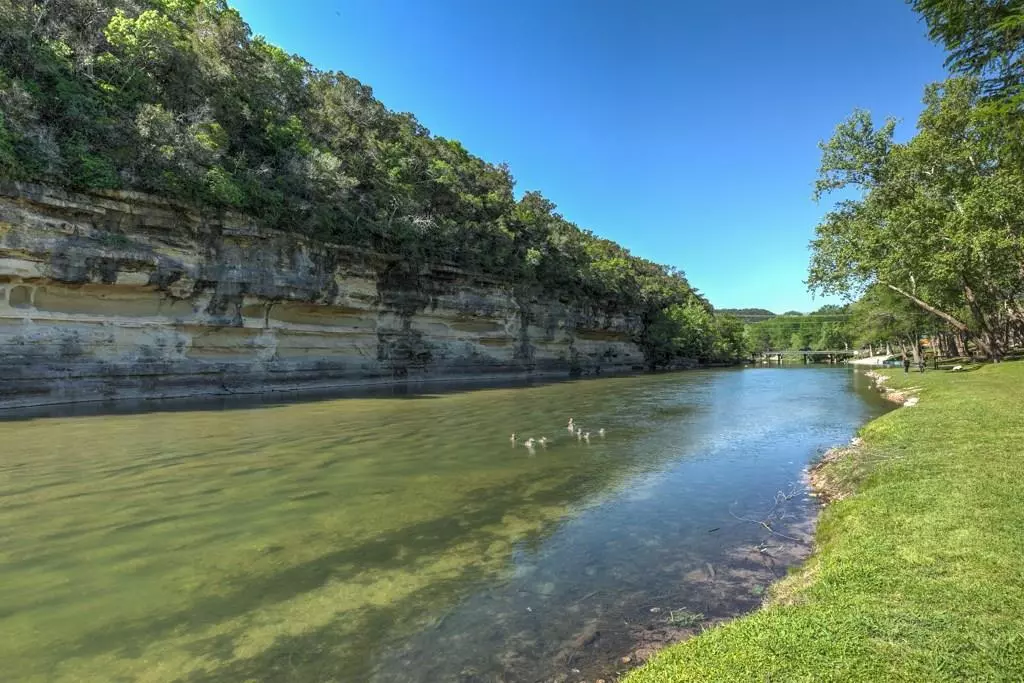 New Braunfels, TX 78132,540 RIVER RUN #302