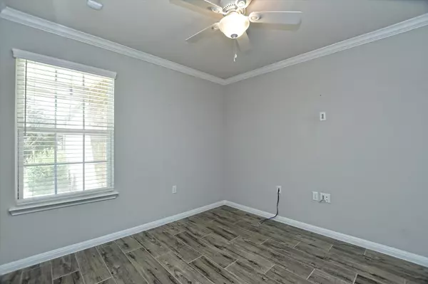 Georgetown, TX 78633,215 Comal LN