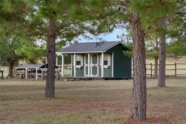 Mcdade, TX 78650,245 Country LN