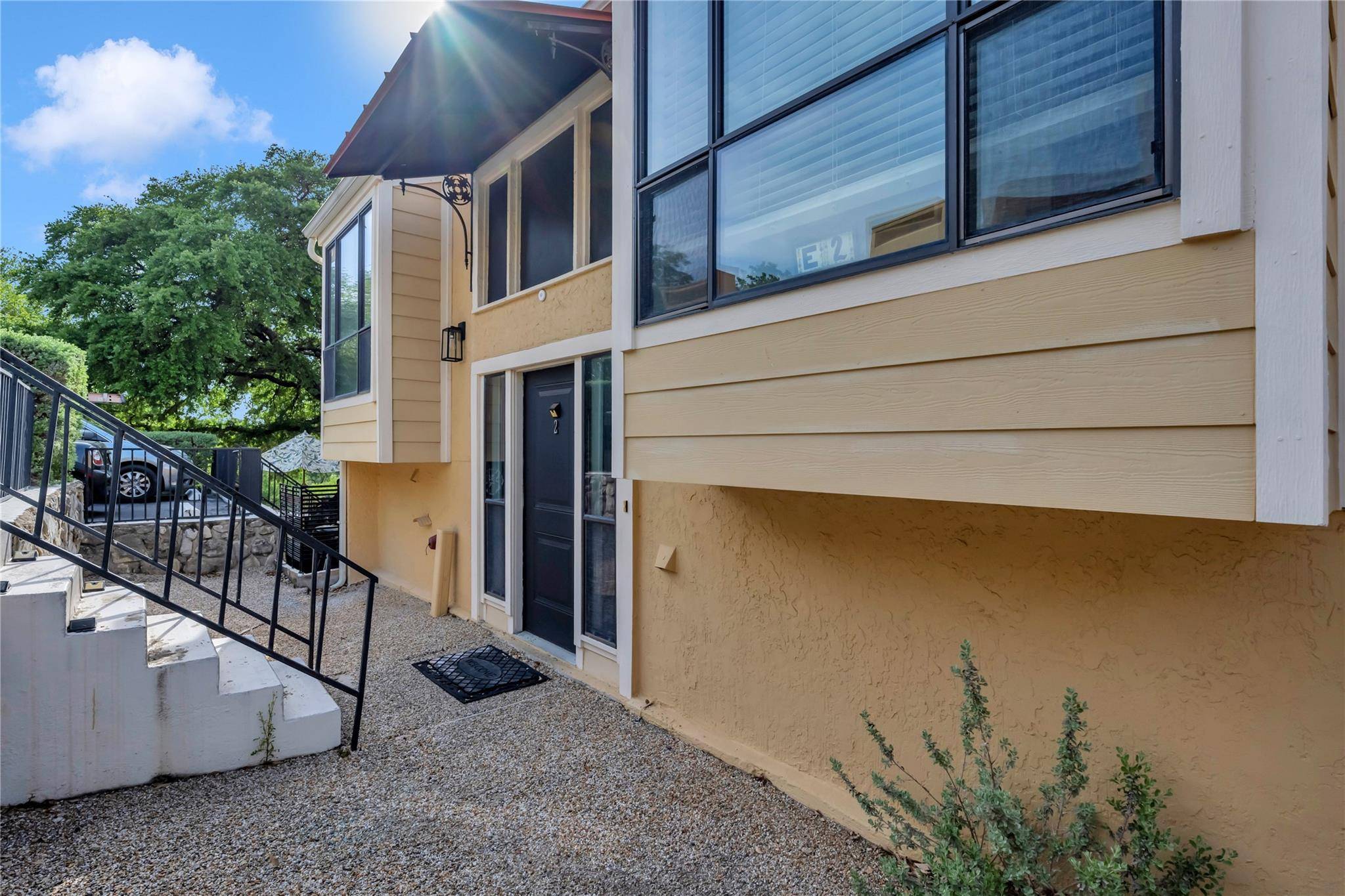 Horseshoe Bay, TX 78657,402 Hi Stirrup #E2