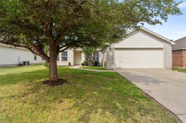 2907 Don Hill LN, Taylor, TX 76574