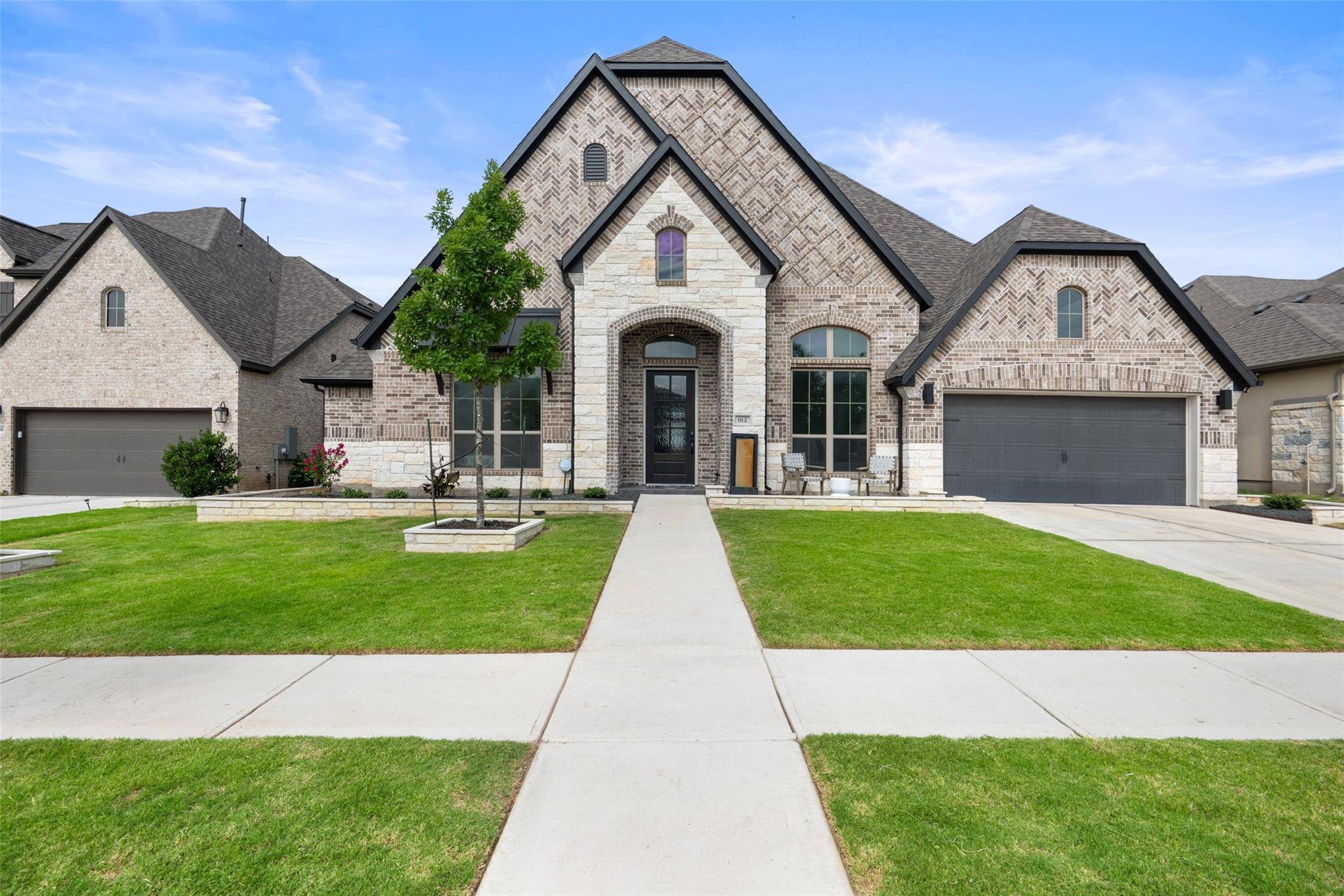 912 Rabbit Brush RD, Leander, TX 78641