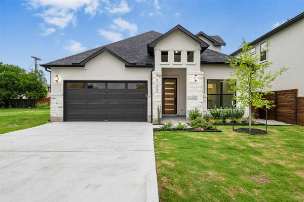 303 W Lane Ave, Manor, TX 78653