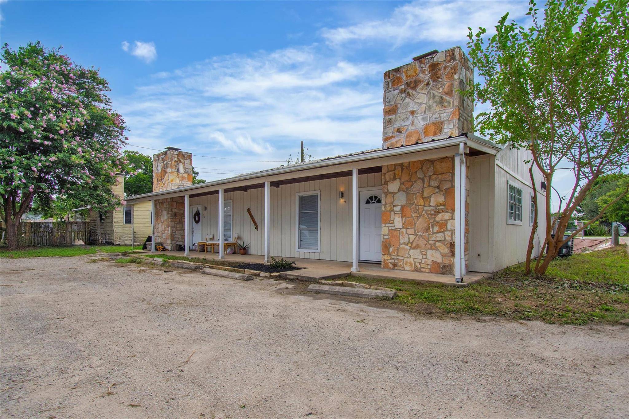 San Marcos, TX 78666,636 Mill ST #B