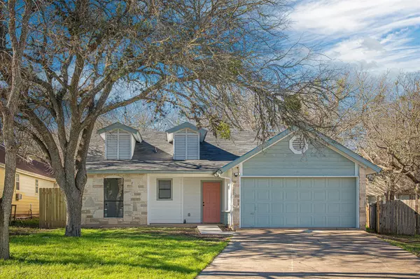 106 N Mockingbird CIR, Cedar Creek, TX 78612