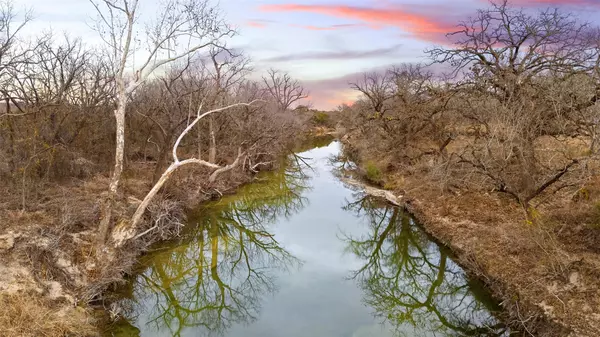 Lampasas, TX 76550,1274 County Road 2806