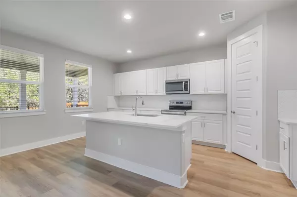 Lago Vista, TX 78645,21710 Patton DR