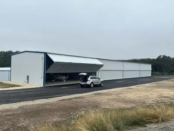 900 Hancock RD #D6, Canyon Lake, TX 78133