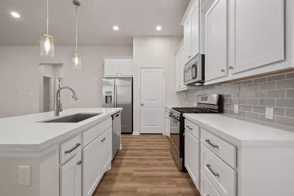 Liberty Hill, TX 78642,213 Banyon DR