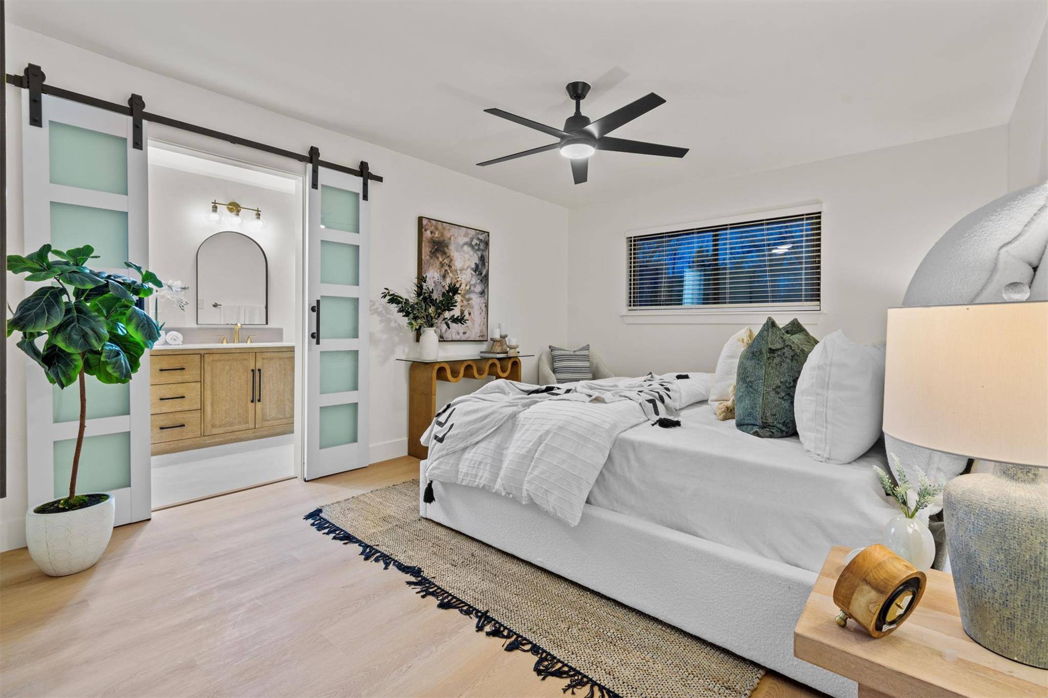 Austin, TX 78749,5102 Summerset TRL